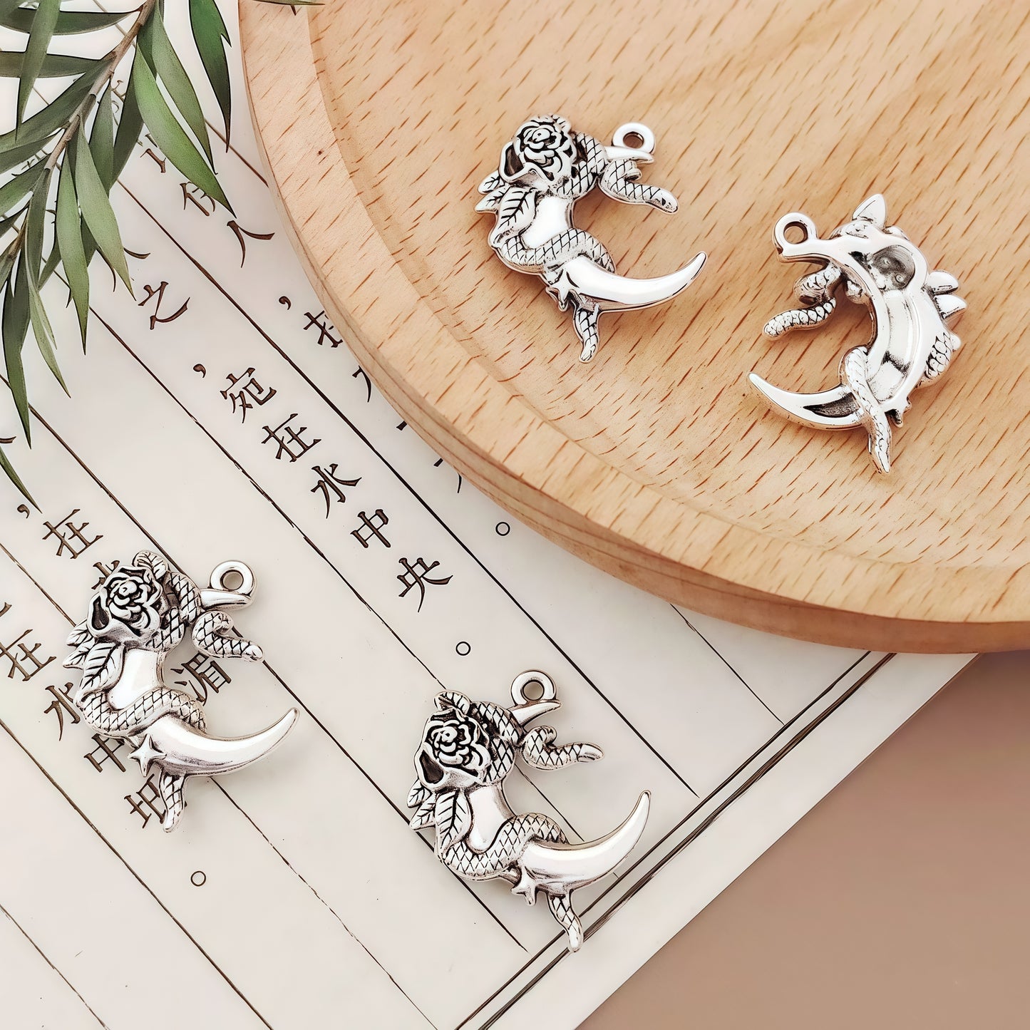 [P011]   Moonflower Vine Pendant-High Quality Charms