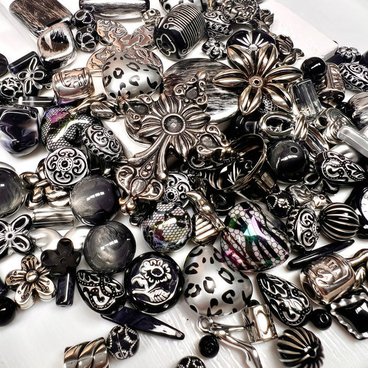 🆕[A568]    Gothic Bloom-High Quality Acrylic Bead
