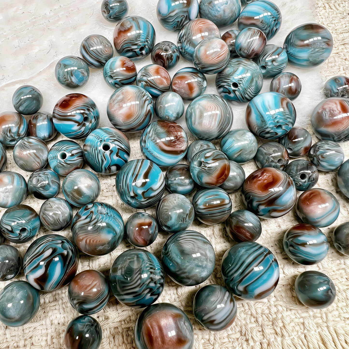 🆕[A590]    Glacier Waves（10/12/16MM）-High Quality Resin Bead