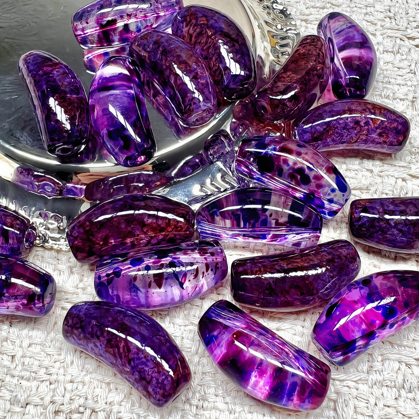 🆕[A603]    Lilac Petals（25MM）-High Quality Glass Bead