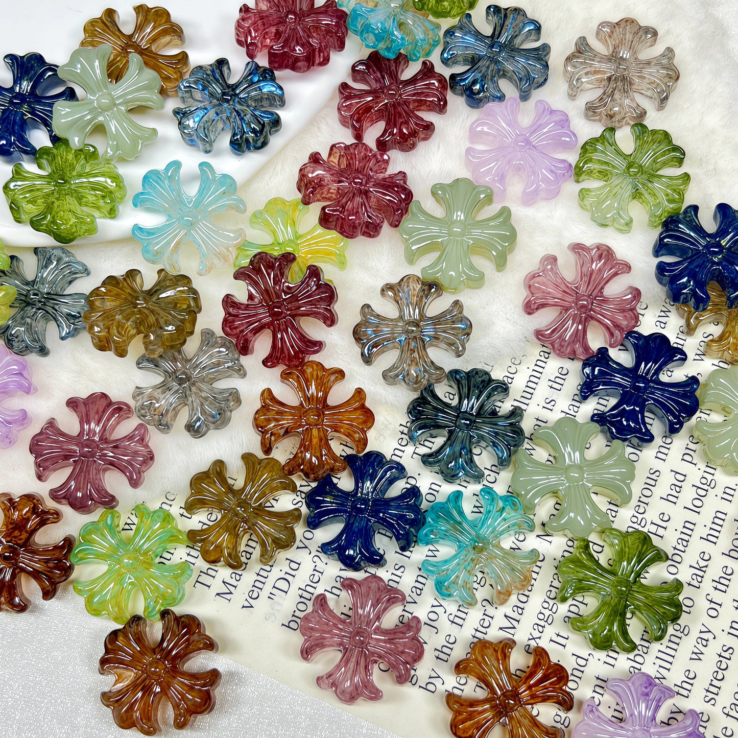 🆕[A751]    Color Crosses（19.5MM）-High Quality Glass Bead