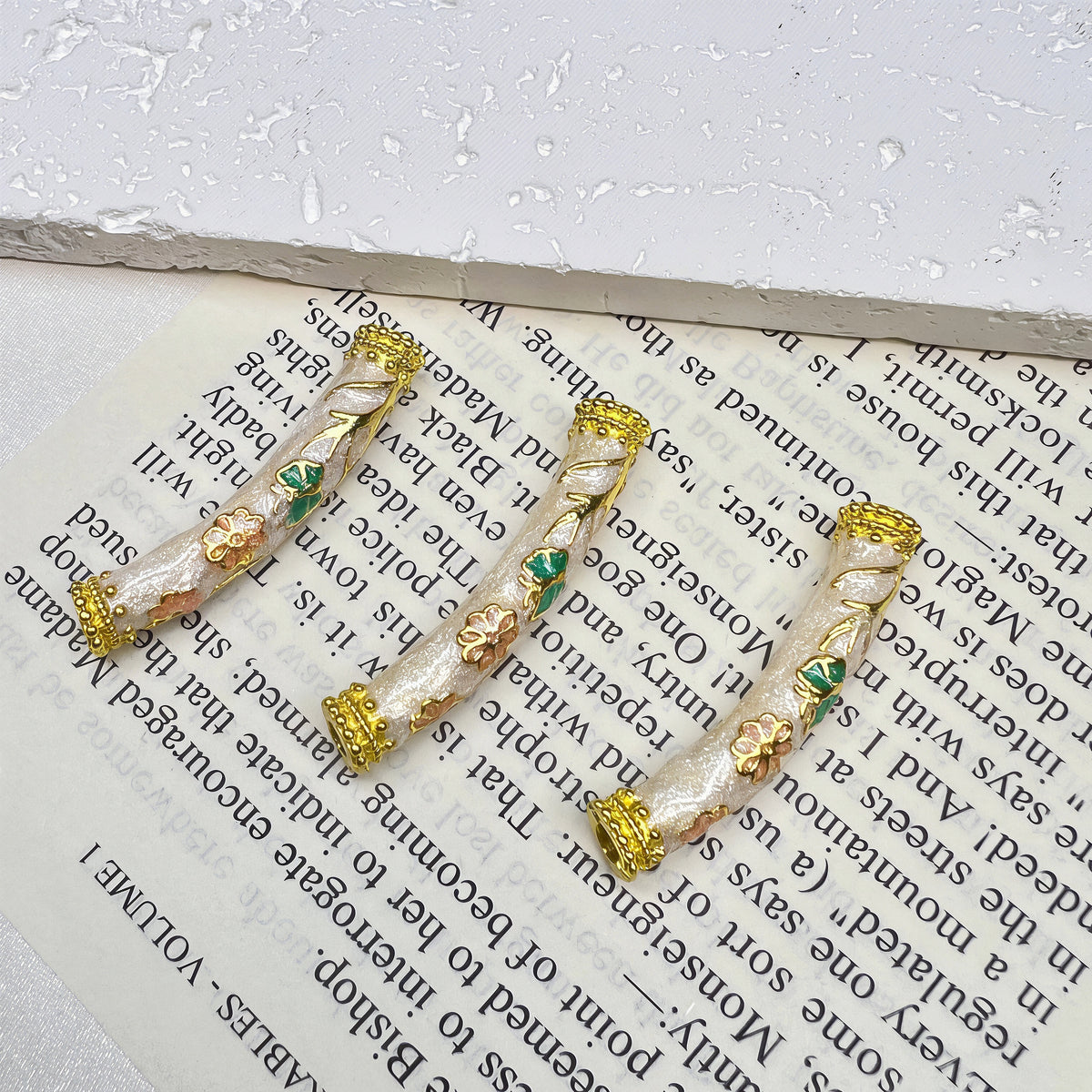 🆕[P099]   Enamel-Painted Floral Curved Tube(38.5MM)
