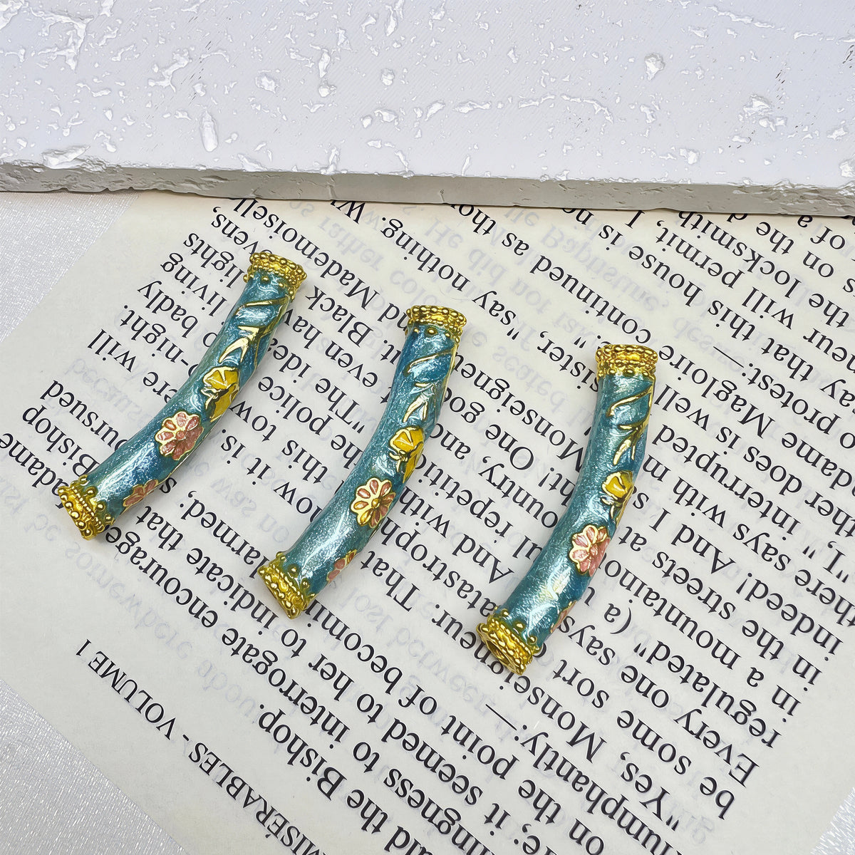 🆕[P099]   Enamel-Painted Floral Curved Tube(38.5MM)