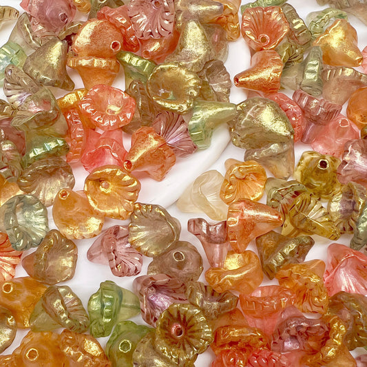 🆕 [A661]    Gilt-embellished Calla Lily-High Quality Glass Bead
